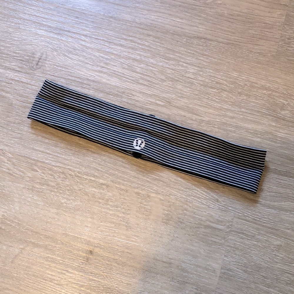 Lululemon striped headband